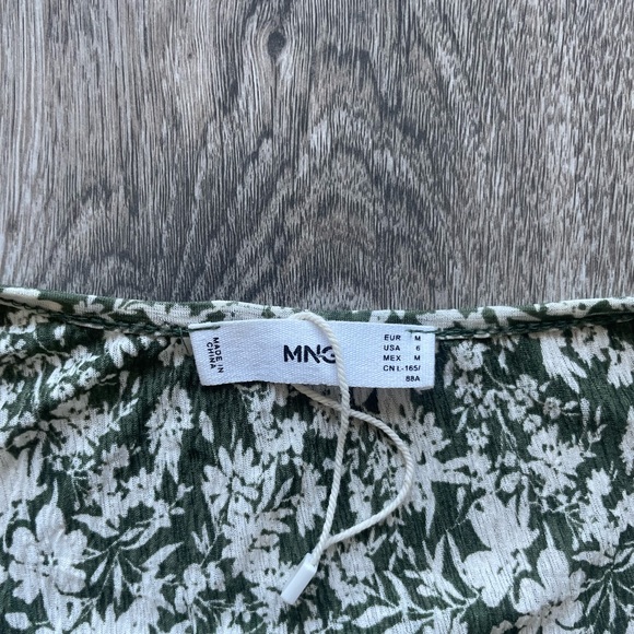 V Neck Spring Dress - Picture 2 of 3